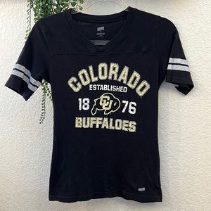 Colorado Buffaloes CU Buffs V-neck T-Shirt size small